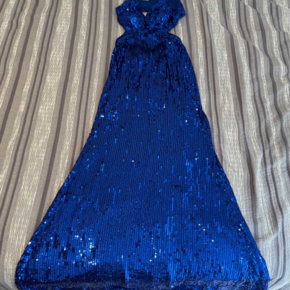 Dress - Picture 2 of 5